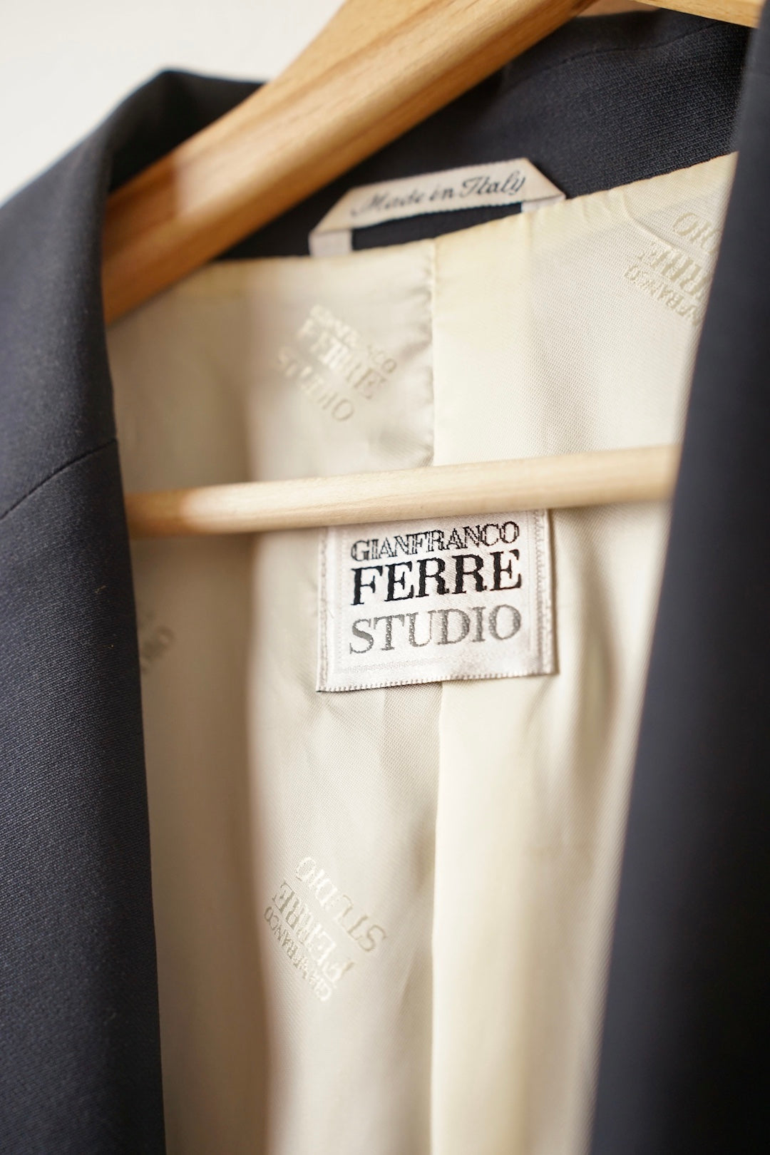Gianfranco Ferrè navy blazer